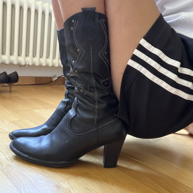 Schwarze Leder-Stiefel