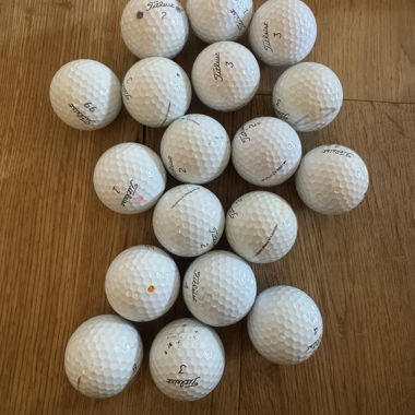 18 Titleist Golfbälle mit Flugerfahrung