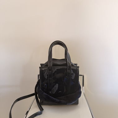 Borsa a mano in vernice blu navy 
