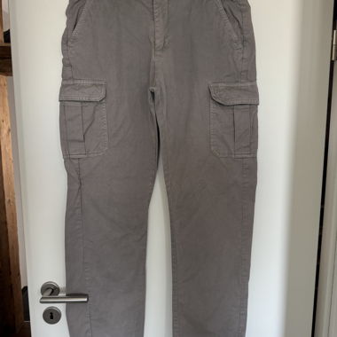Graue Cargohose