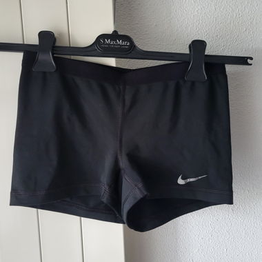 Short de sport noir Nike
