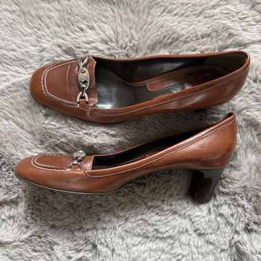 Vintage Bally smooth cognac brown horsebit pumps