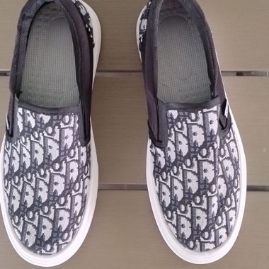 Modische Leinenschuhe