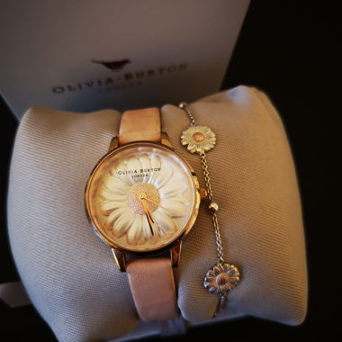 Olivia Burton Uhr mit Daisy Armband 