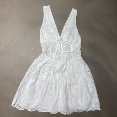 Weises Kleid