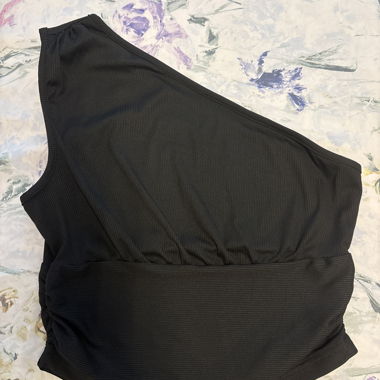 Schwarzes Asymmetrie-Top