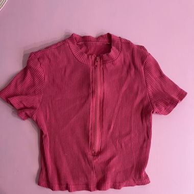 Pink zip up top🩷
