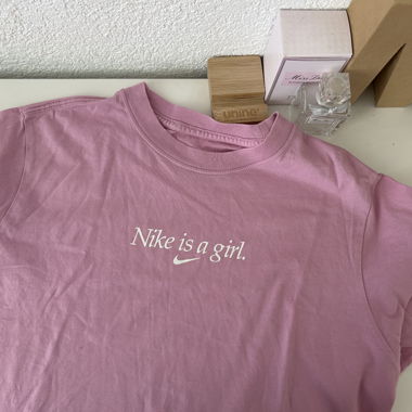 T-shirt rose Nike pour filles