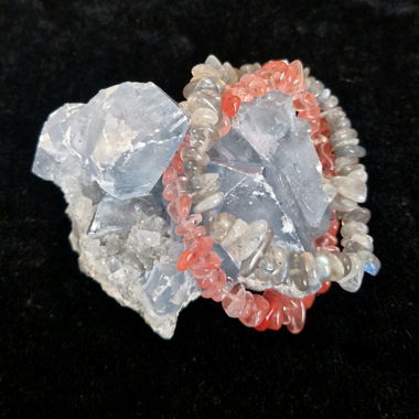 Due braccialetti in labradorite e quarzo ciliegia