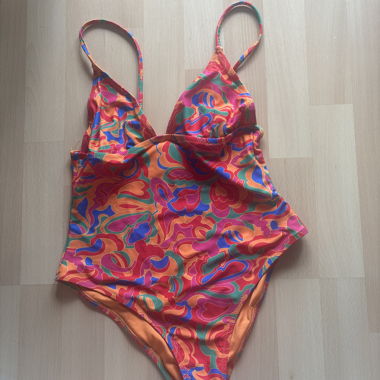 Maillot de bain une pièce coloré avec motif