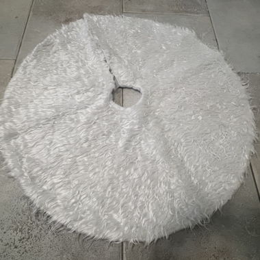 Weisser Flausch-Teppich für unter den tannenbaum