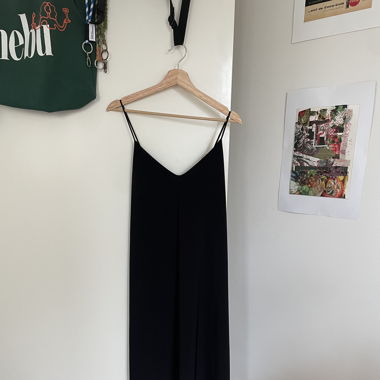 Elastic black dress