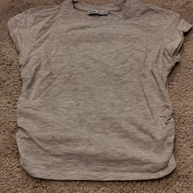 T-shirt grigio Bershka