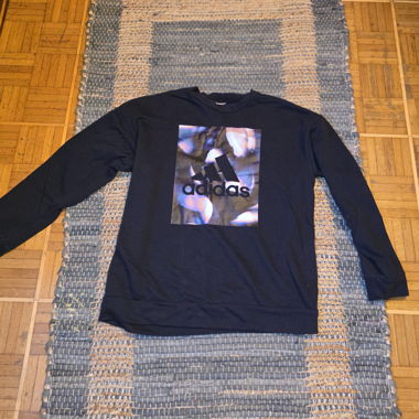 adidas Sweatshirt dunkelblau mit Grafik
