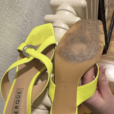 Claquettes à talons 