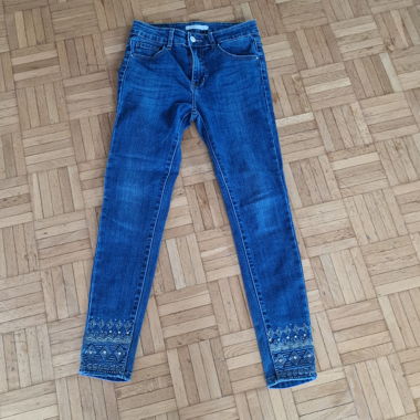 Skinny Jeans mit Strass & Stickerei – Gr. 36