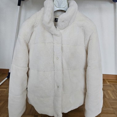 Weisser Zara Mantel aus Kunstfell