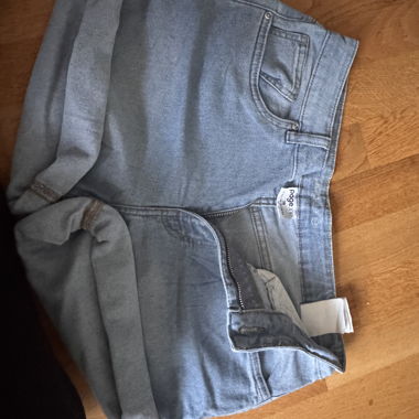 Blaue Jeansshorts aus Denim