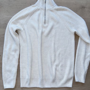 White knit sweater with zipper