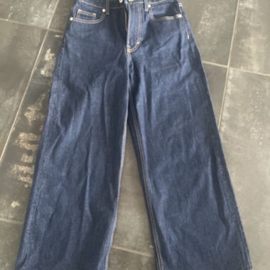Dunkel blaue high waste Jeans