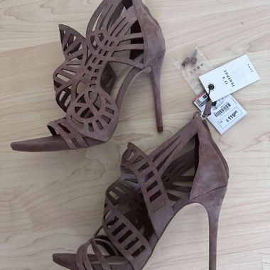 Sandales à talons en cuir Zara neuves 37