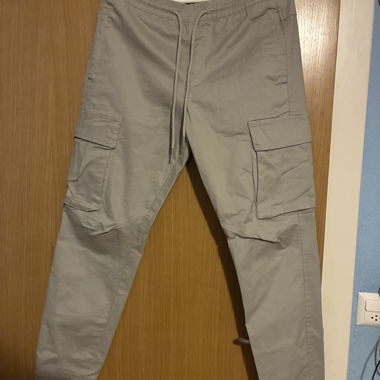 Pantalon cargo gris Pull&Bear M