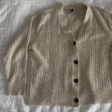 Beiger Pullover