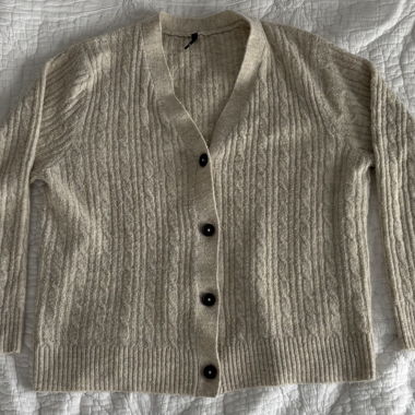 Beiger Pullover