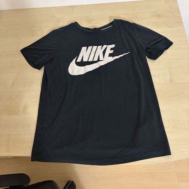 T-shirt Nike nero Taglia S