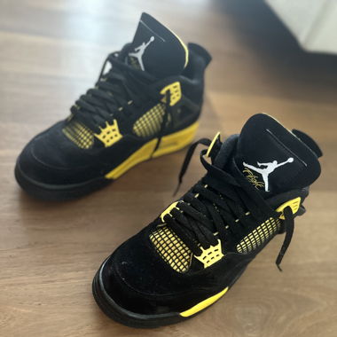 Jordan 4 Yellow thunder