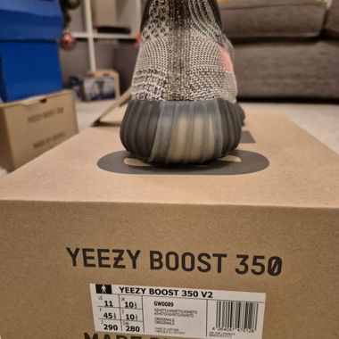 Yeezy 350 V2 // Ash