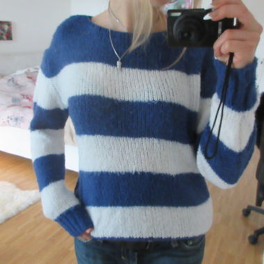 Pull en maille rayé bleu et blanc