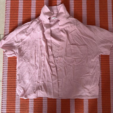 Camicia rosa a maniche corte