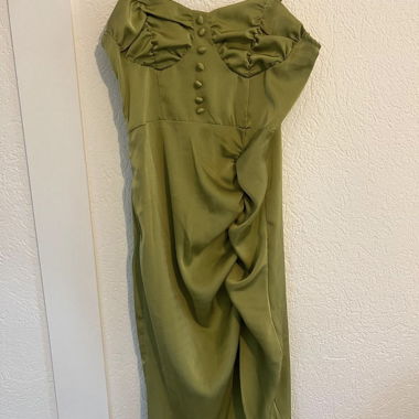 Robe kaki soie avec ouverture 