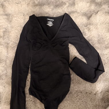 Black long-sleeve bodysuit creamy fabrics