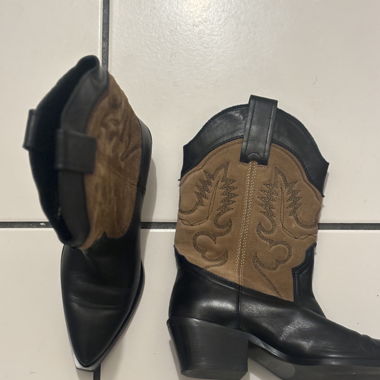 cowboy boots (100% leather)