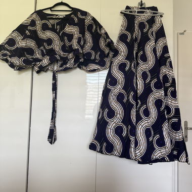 Ensemble top et jupe imprimé wax violet foncé 