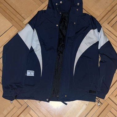 Windbreaker blu scuro con cappuccio