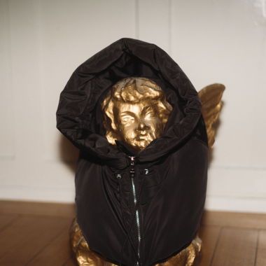 Capuche noire