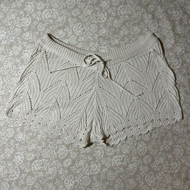 Short en maille ajourée crème