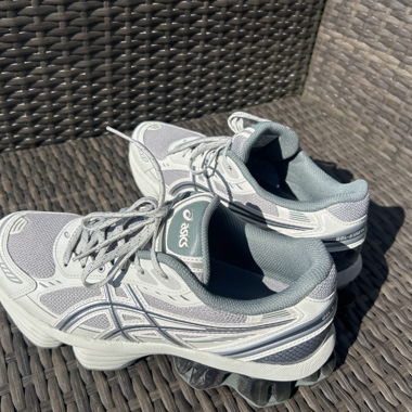 Asics Gel-Kinetic Fluent Sneakers seal grey