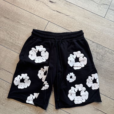 Schwarze Shorts