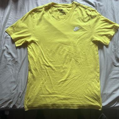 T-shirt Nike jaune