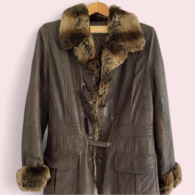 Cappotto in pelle marrone BIBA con rifinitura in ecopelliccia