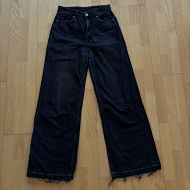 Jeans noirs à jambes larges
