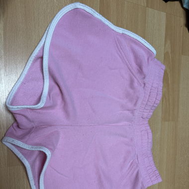 Pinke kurze Hose