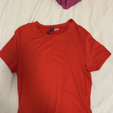 Rotes H&M T-Shirt