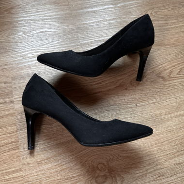 Simple black heels 