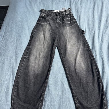 Jeans Bershka in grigio nero