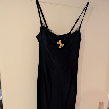 Schwarzes Kleid